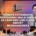 Fotografer-Profesional-Menggunakan-Lanyard-USB-Flashdisk-Premium-Di-Lokasi-Pemotretan